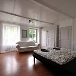 アパート Town House Sleeps 12 Guests *