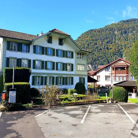 Town House Sleeps 12 Guests Interlaken
