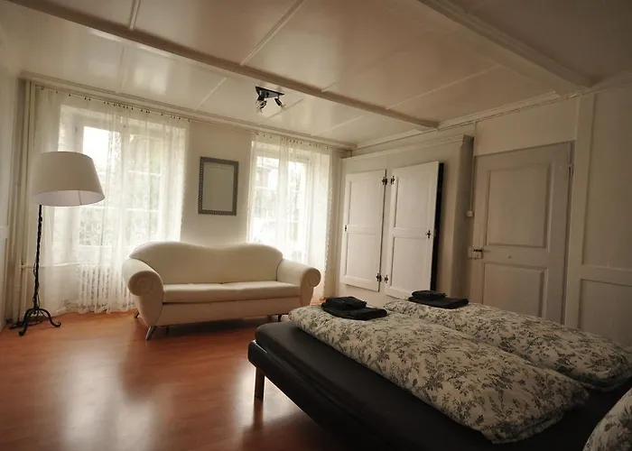 Town House Sleeps 12 Guests * Інтерлакен